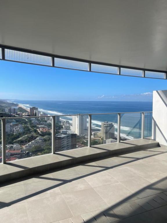Apartment / Flat 1392-ref-9301 for Rent in Umhlanga Rocks, … in Durban - Image 1
