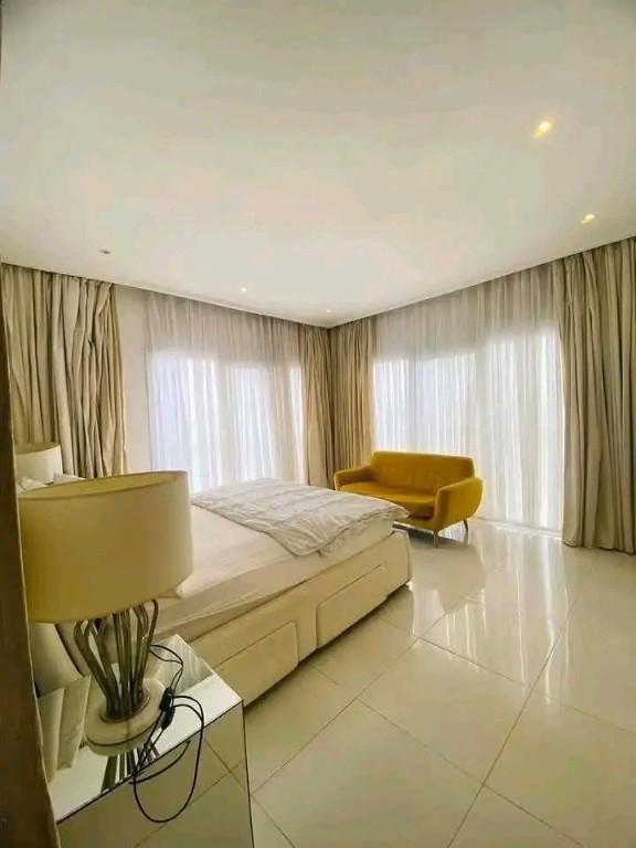 DUPLEX MEUBLÉ À VENDRE AVEC PISCINE au Cameroun - Photo 4