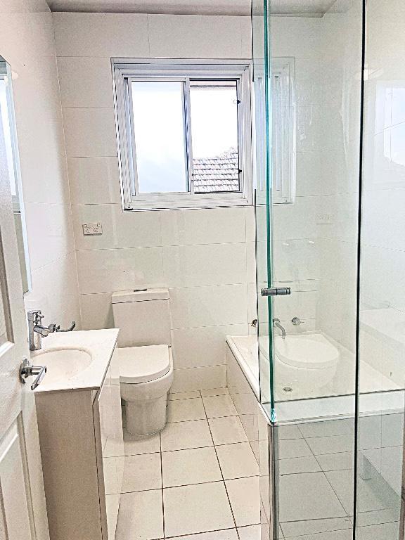 InnerWest 2Br + 1 Study Stylish Apartment For Rent - 625 PW in Hurstville Grove - Image 7