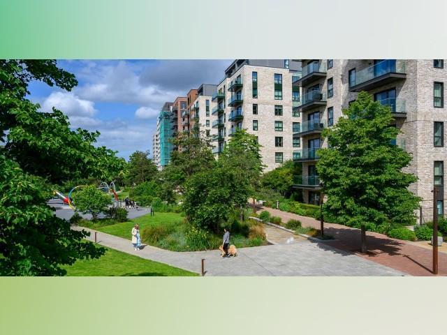 Apartment for sale in London-Southall England in Wimbledon - Image 1