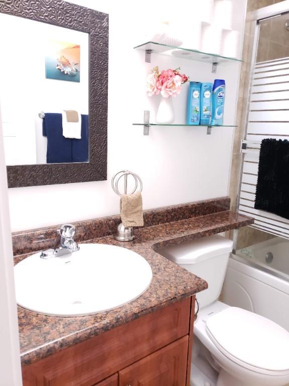 Furnished long term or short for FIFA World Cup. No car needed in New Westminster - Image 9