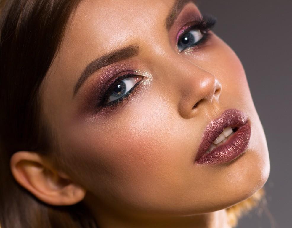 GLAMOUR MODELLING FOR SOLE PARENT STUDENT in Wimbledon - Image 2
