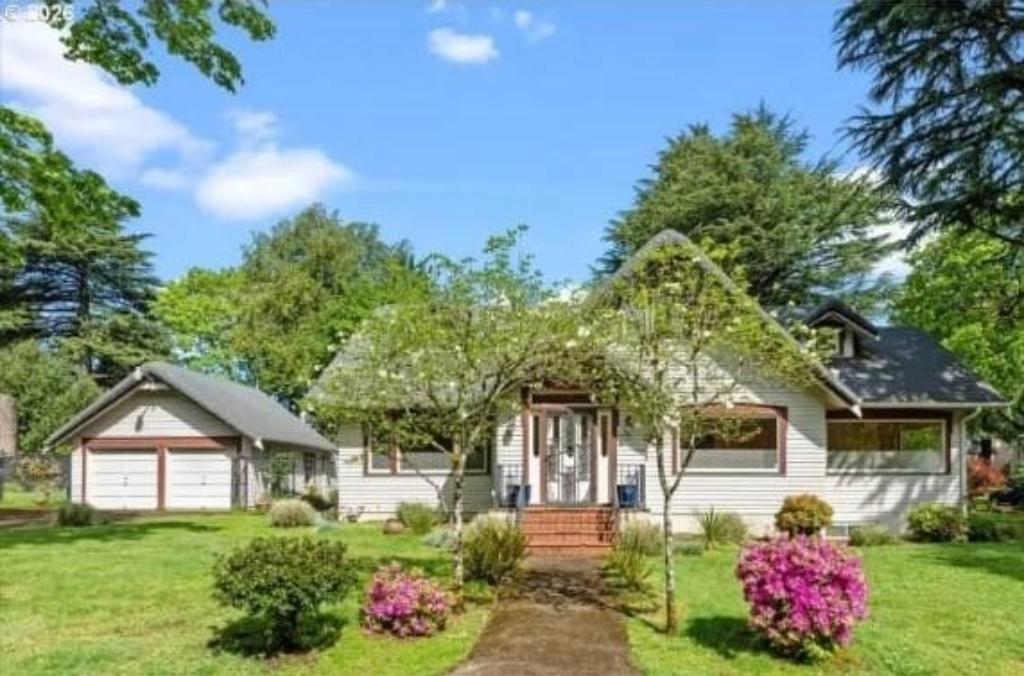 PERFECT FAMILY HOME FOR SALE in Portland - Image 1