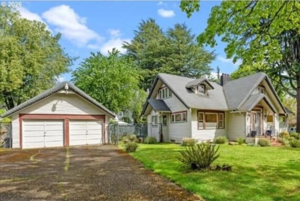 PERFECT FAMILY HOME FOR SALE in Portland - Image 2