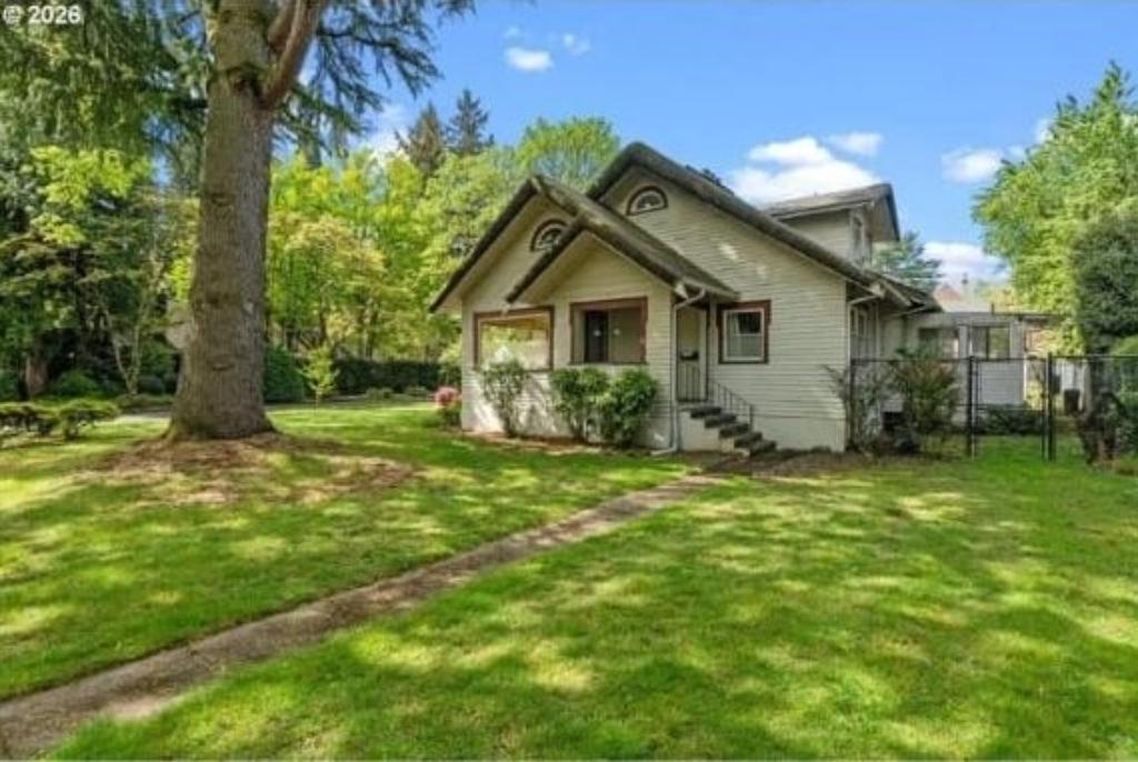 PERFECT FAMILY HOME FOR SALE in Portland - Image 3