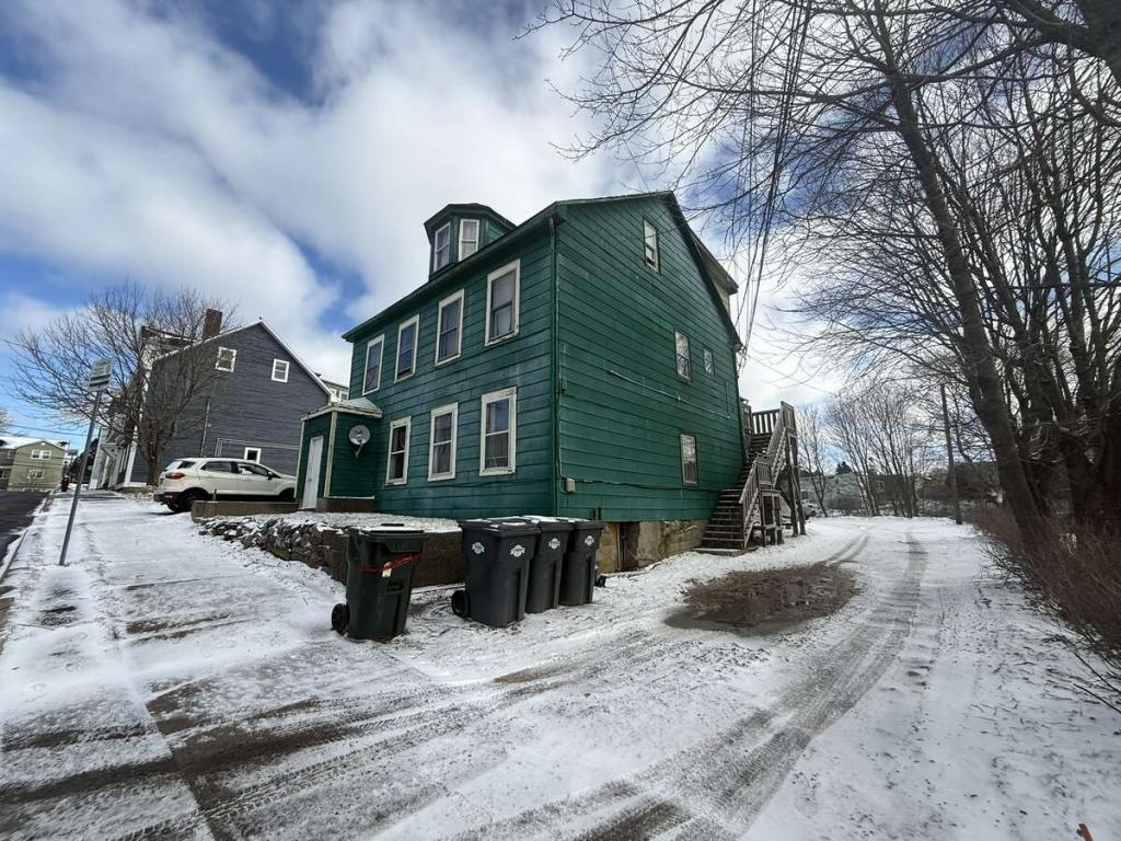 Turnkey 6-Unit Income Property in Saint John - Image 1