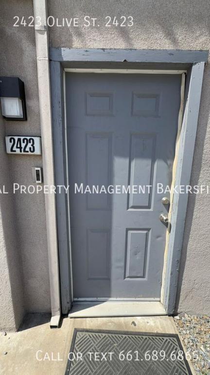 2423 Olive St - Move In Special! 1st month Rent Free! in Bakersfield - Image 1