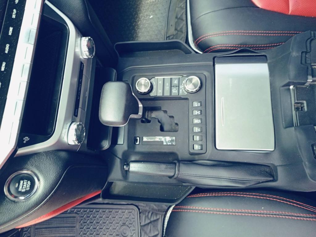 TOYOTA Land Cruiser VX-R V8 en Côte d’Ivoire - Photo 3