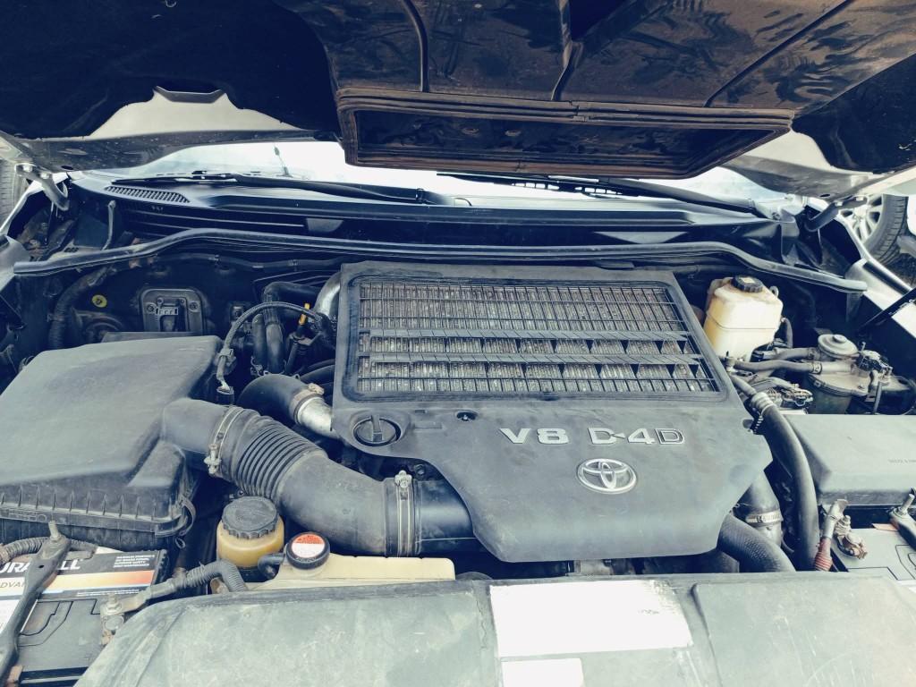 TOYOTA Land Cruiser VX-R V8 en Côte d’Ivoire - Photo 8