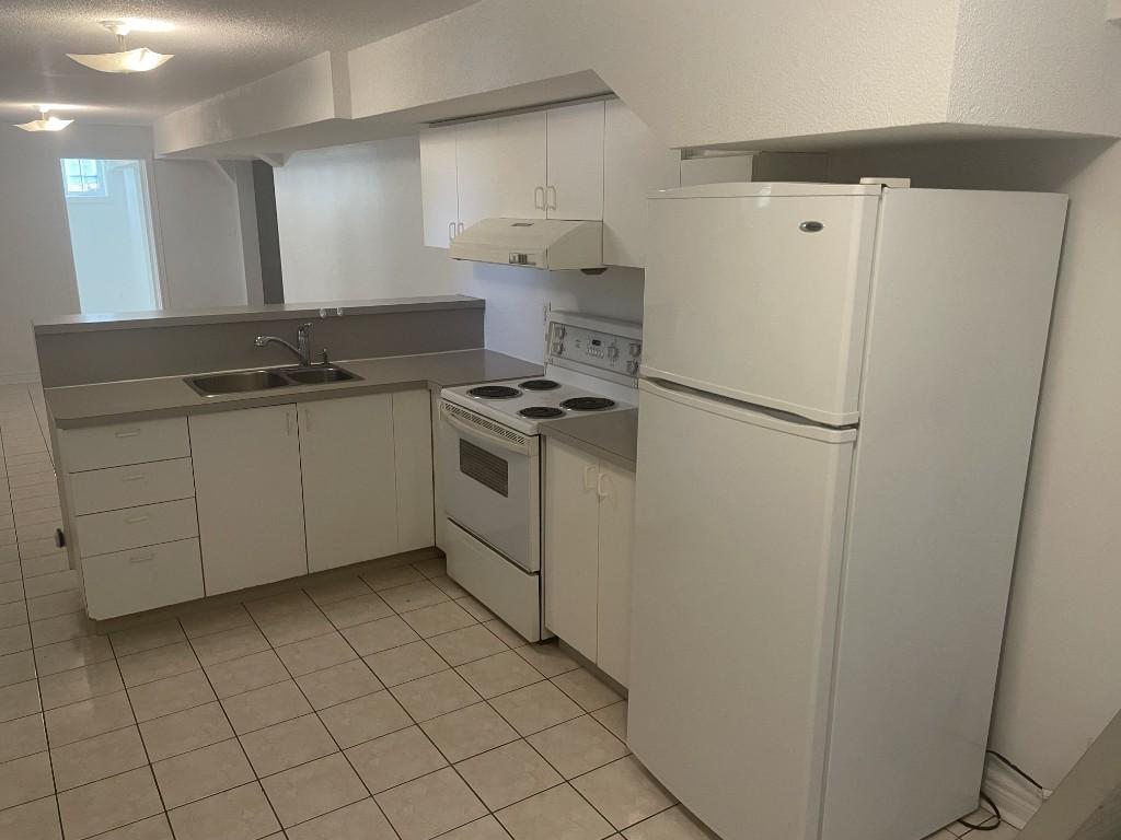 Birchmount and Danforth Basement Apartment in Canada - Image 1