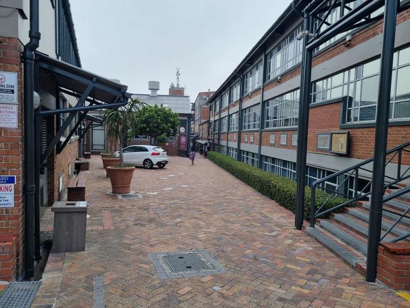 Commercial 2862-ref-335 for Rent in Mowbray, Cape Town in Cape Town - Image 1