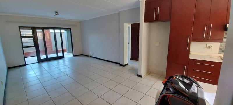 Complex 1721-ref-4983 for Rent in Solheim, Germiston in Edenvale - Image 1