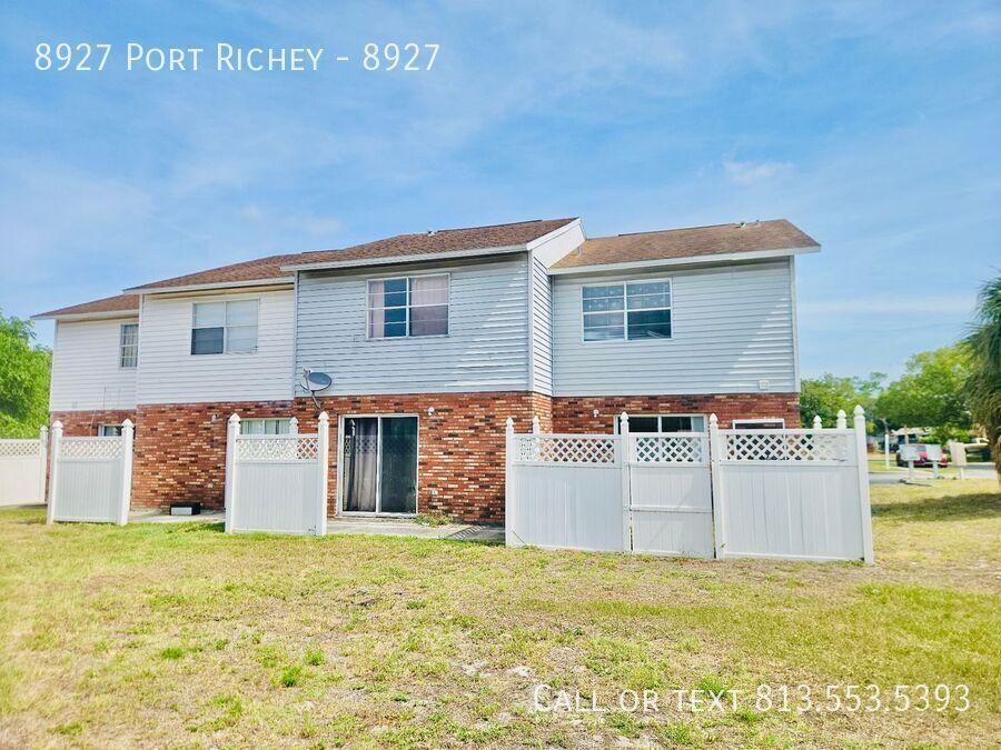 Spacious 2BR Townhome-Style Rental in Port Richey – … in Spring Hill - Image 1