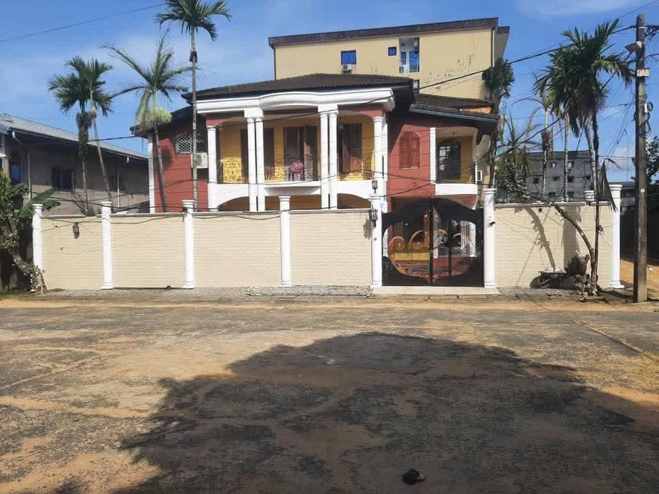 duplex à vendre bonamoussadi au Cameroun - Photo 2