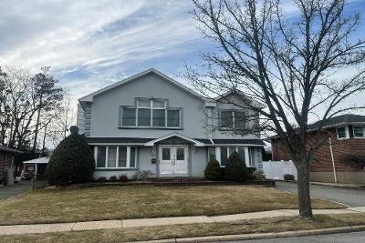 Ketchams Rd in Levittown - Image 1