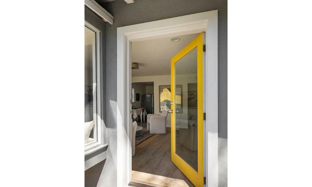 SINGLE FAMILY HOME FOR RENT ASAP! in Los Angeles - Image 3