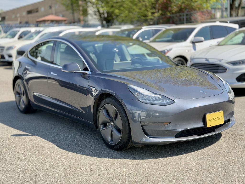2020 Tesla Model 3 Standard Range RWD Sedan in Port Moody - Image 2