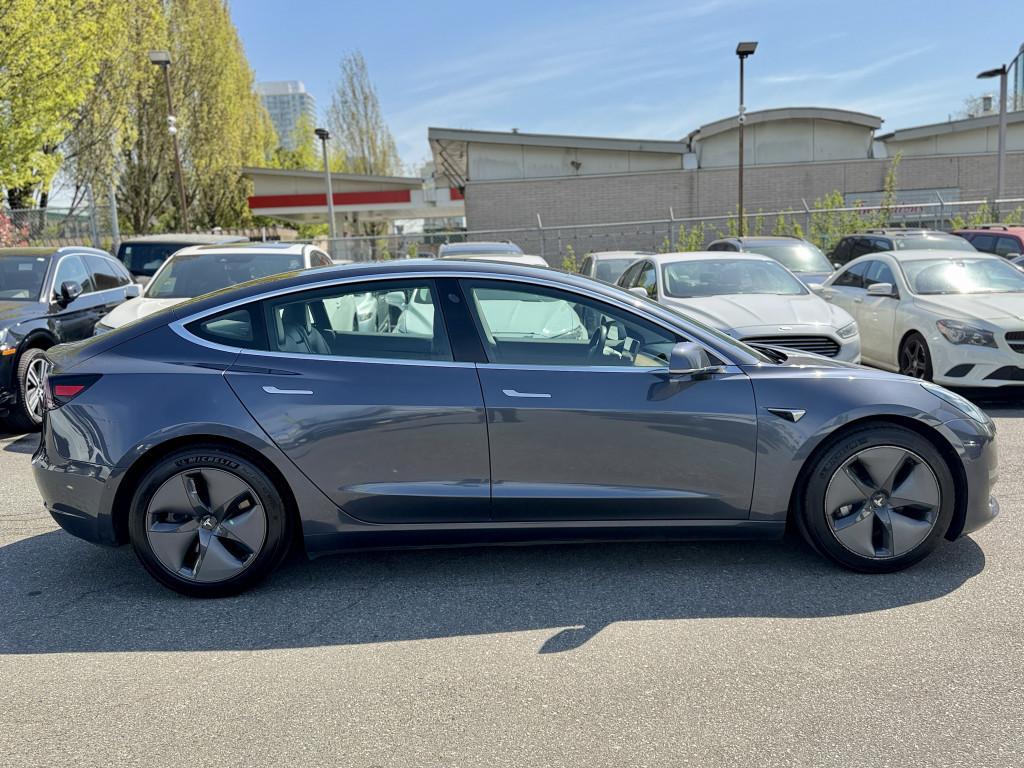 2020 Tesla Model 3 Standard Range RWD Sedan in Port Moody - Image 3