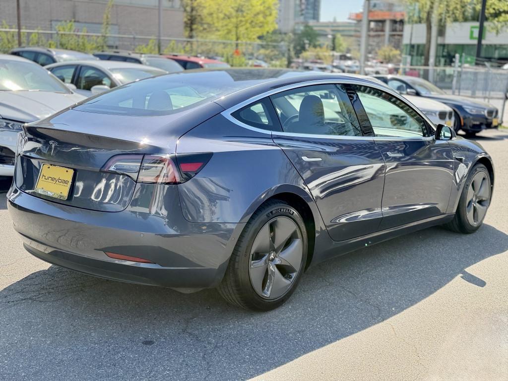 2020 Tesla Model 3 Standard Range RWD Sedan in Port Moody - Image 4