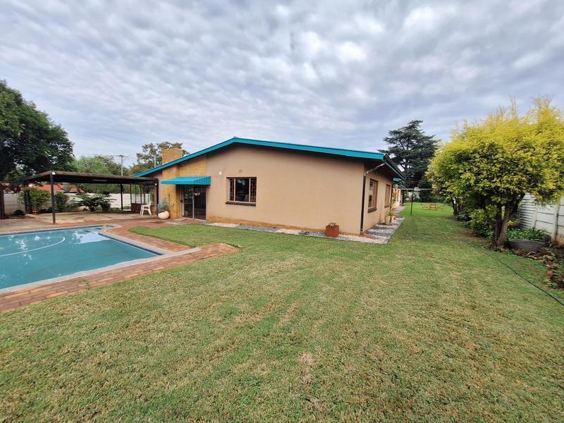 House 2406-ref-9032 for Rent in Valhalla, Centurion in Pretoria - Image 1