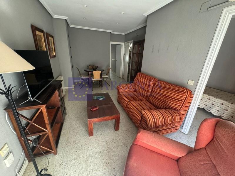 APARTAMENTO ALQUILER CENTRO 2 HABITACIONES en Cáceres - Imagen 1