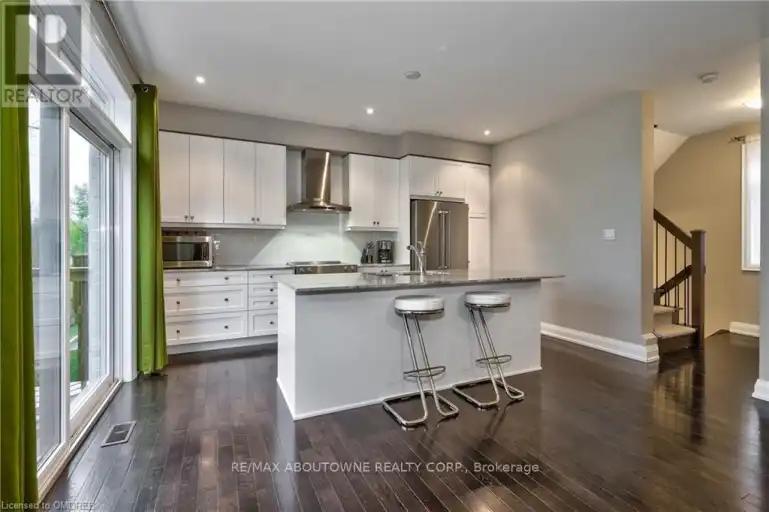 2012 DEERVIEW COMMON in Milton - Image 1
