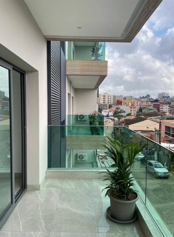 Location Appart 4 Pièces + 1 Dpdce Riv. Bonoumin Rond-point ADO à Abidjan - Photo 10