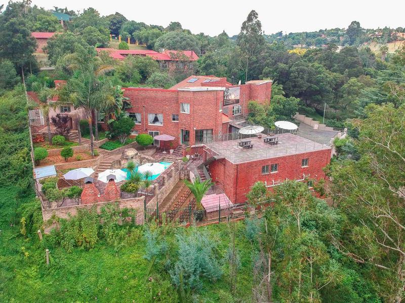 Guest House 902-ref-4028 for Sale in Roodekrans, Roodepoort in Roodepoort - Image 1