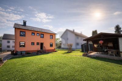 STILVOLL MIT SCHÖNEM GARTENBEREICH in Mühlacker - Bild 1