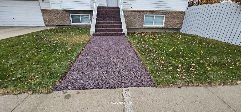 Rubber paving construction in Edmonton - Image 3