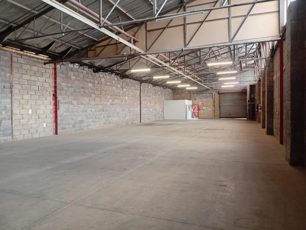 B7-2 – 444m² Factory Warehouse Distribution Space To Let in Johannesburg - Image 3