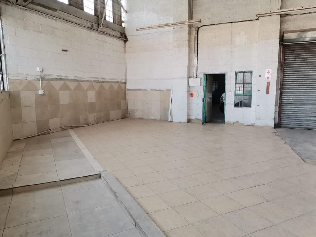 H11 – 96m² Factory Warehouse Distribution Space To Let in Johannesburg - Image 5