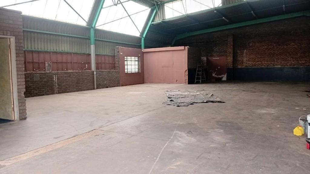 HB4 – 258m² Factory, Warehouse, Distribution Space To Let in Johannesburg - Image 5