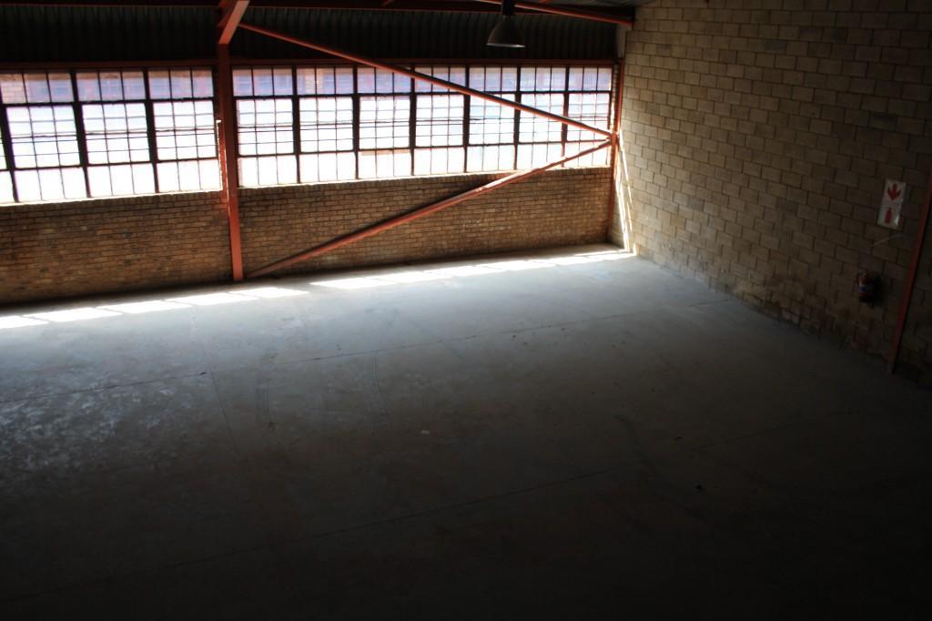 T4 - 295m² Factory, Workshop, Distribution Space To Let in Johannesburg - Image 8