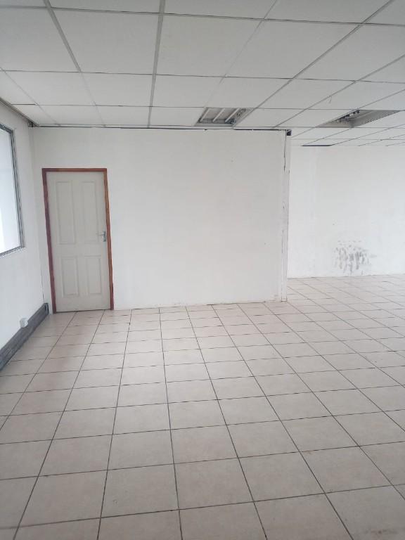 AA13-2 – 260m² Head Office, Call Center, Gym Space To Let in Kimberley - Image 3