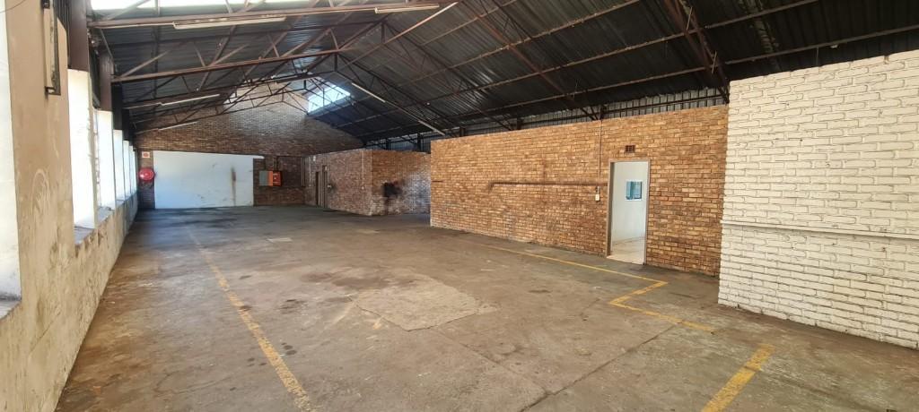 BC2 – 305m² Warehouse, Workshop, Factory Space To Let in South Africa - Image 4