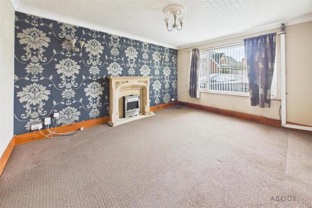 Derby Road, Ripley, 2 Bedroom Detached in Matlock - Image 1