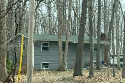 S Barnes Rd in Flint - Image 1
