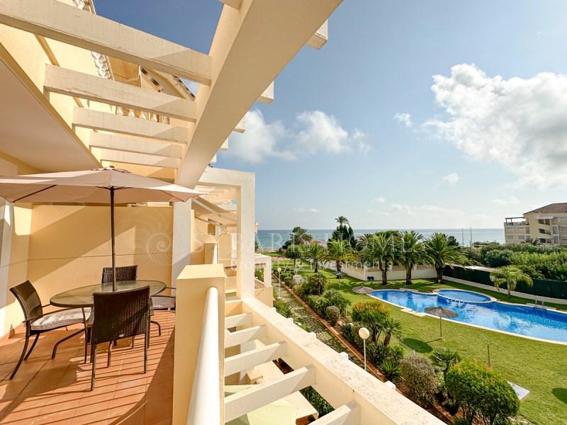 EXCELENTE APARTAMENTO EN PRIMERA LINEA en Denia - Imagen 1