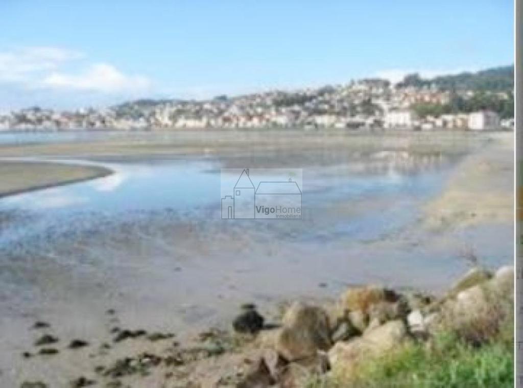 MEIRA. PLANTA BAJA CON DOS APARTAMENTOS INDEPENDIENTES en Cangas - Imagen 1