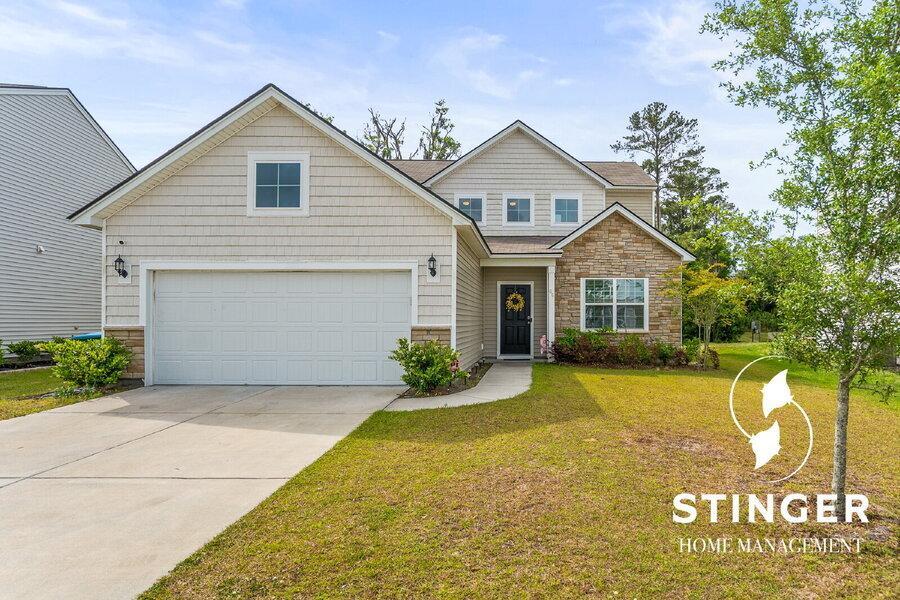 4 Bedroom / 3 Bath For Rent In Shadow Moss in Savannah - Image 1