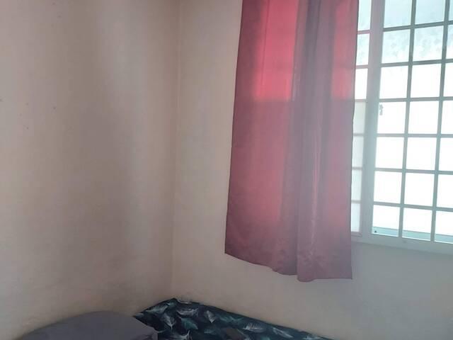 Common Room @ Yishun For Rent in Yishun - Image 1