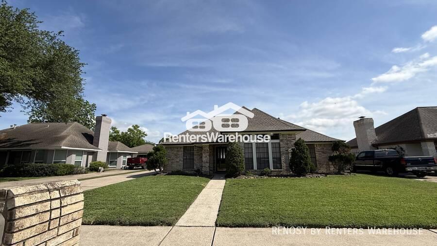 Fully Updated & Move-In Ready — Comfort, Style, and … in Pasadena - Image 1