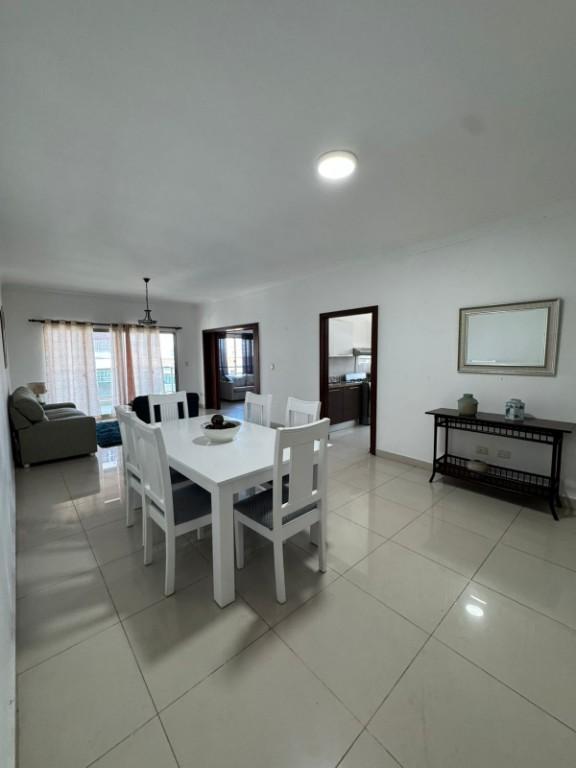 ALQUILO APARTAMENTO EN EL RENACIMIENTO AMUEBLADO en la República Dominicana - Imagen 1
