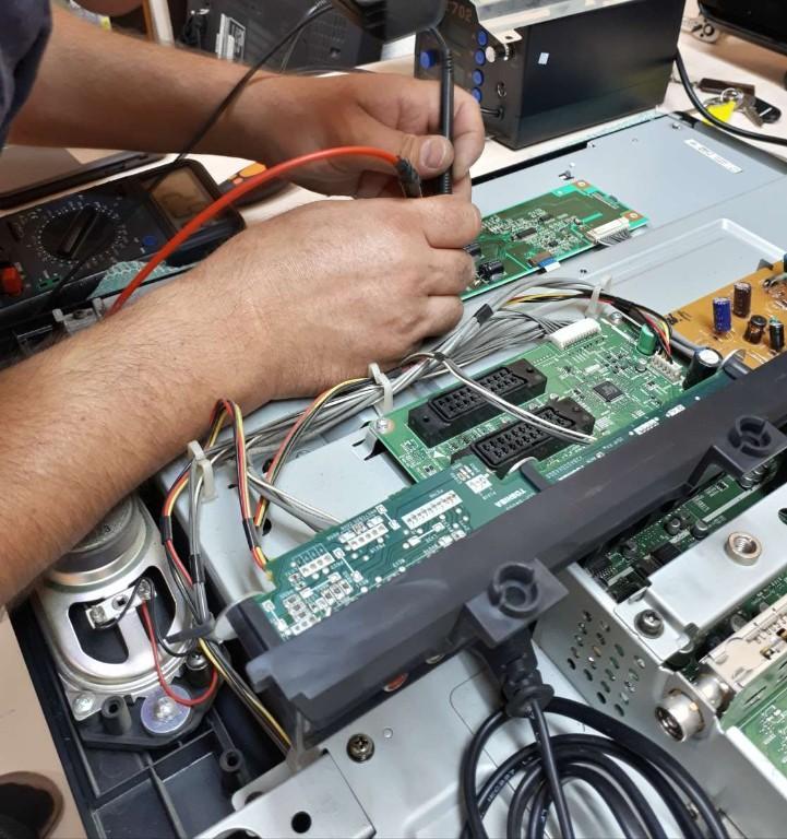 I REPAIR TV , Computer , PC , Mac & Laptop In east London in Catford - Image 4