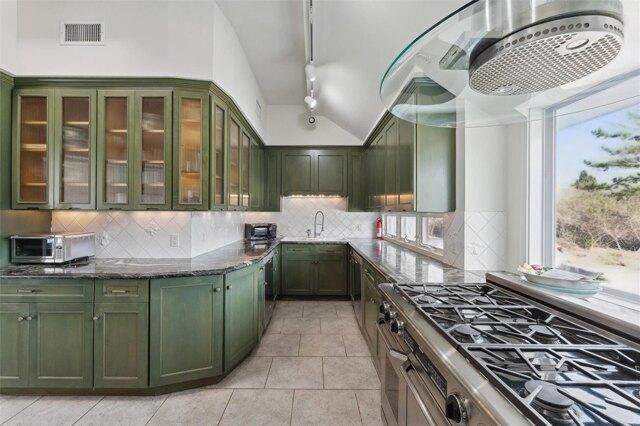 Watersedge Ct, Westhampton Beach, Home For Rent in Westhampton beach - Image 1