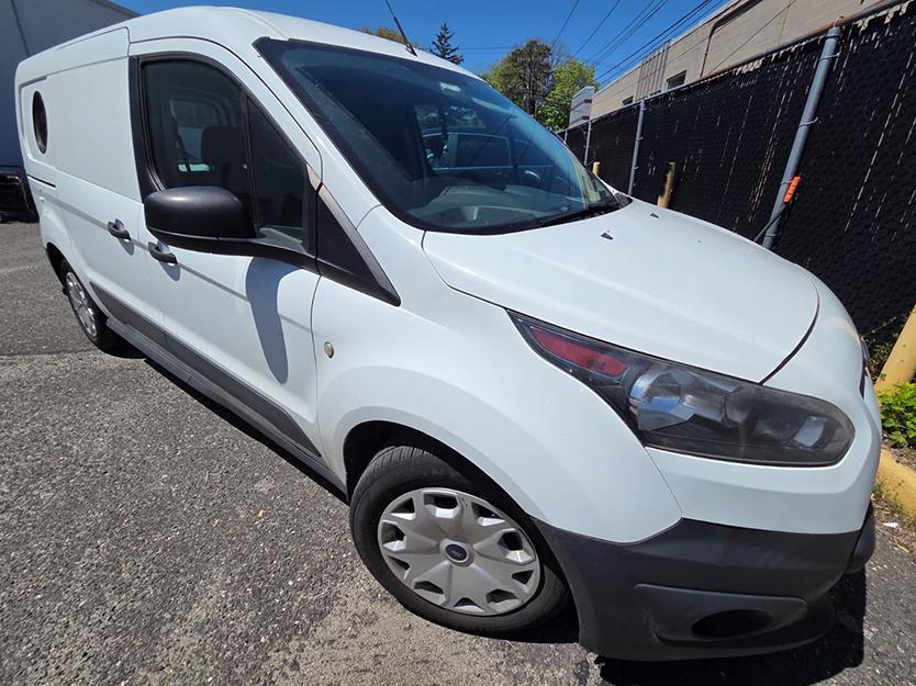 Repairable Cars 2016 Ford Transit Connect for Sale in Hoboken - Image 1