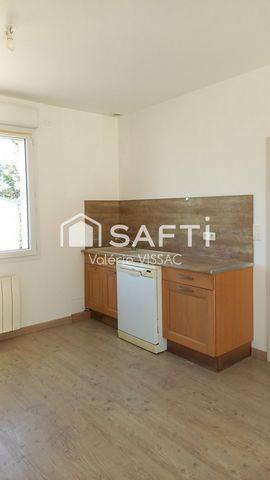 IMMEUBLE DE RAPPORT à Rochefort - Photo 1