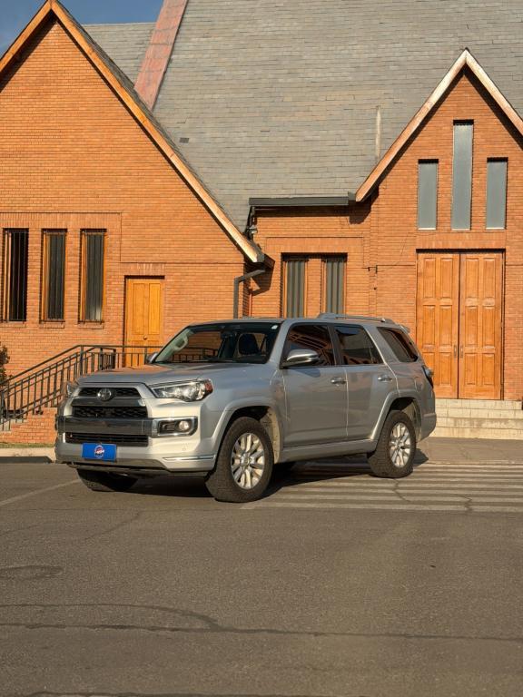 TOYOTA 4 RUNNER Limited 4.0 4WD 2017 en Santiago de Chile - Imagen 1