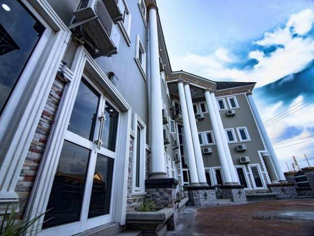 Bluxton Hill International Resort en France - Photo 1